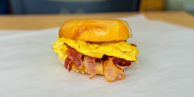 Gluten-Free Egg, Cheese and Bacon Sandwich