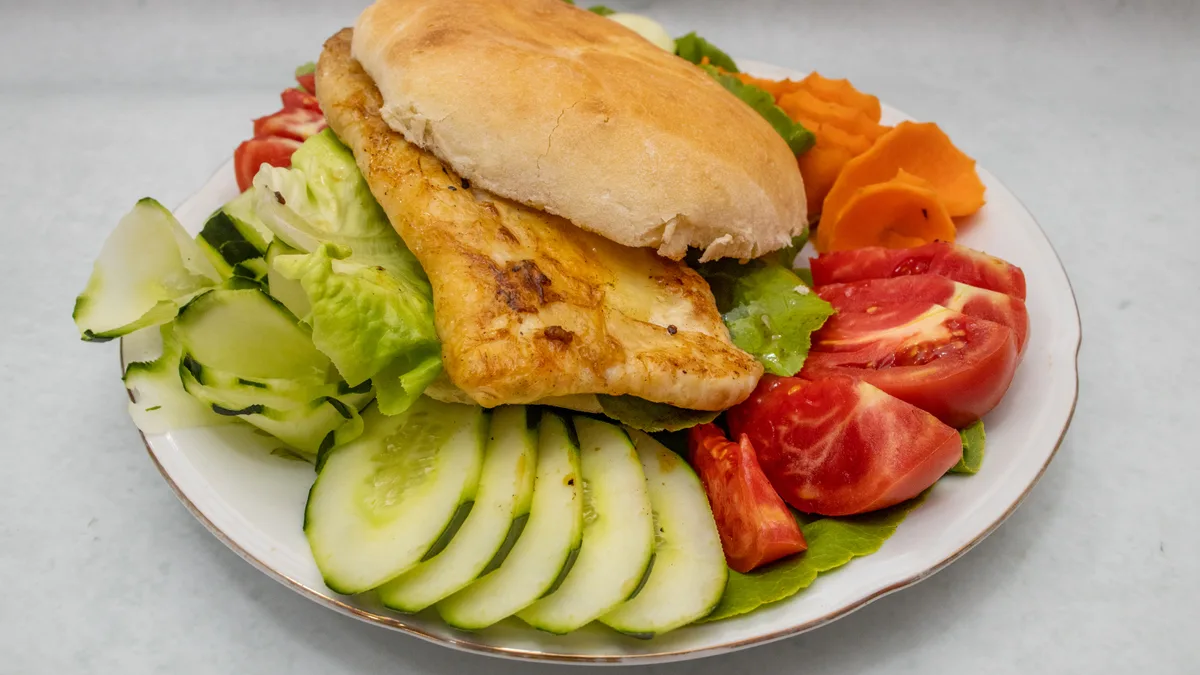 Punjeno pileće belo meso u skrami  300g