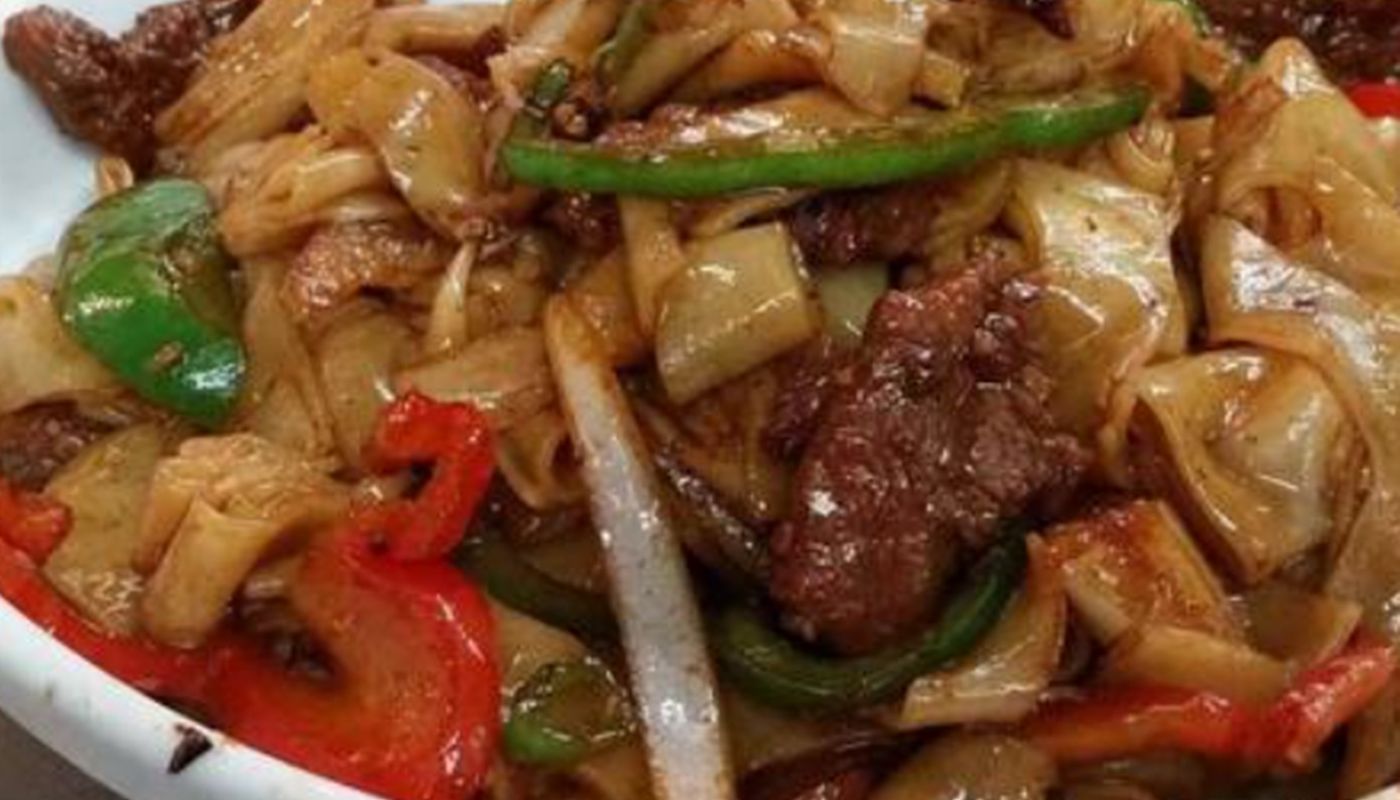 3 Spicy Fried Beef Chow Fun 豉椒幹炒牛河