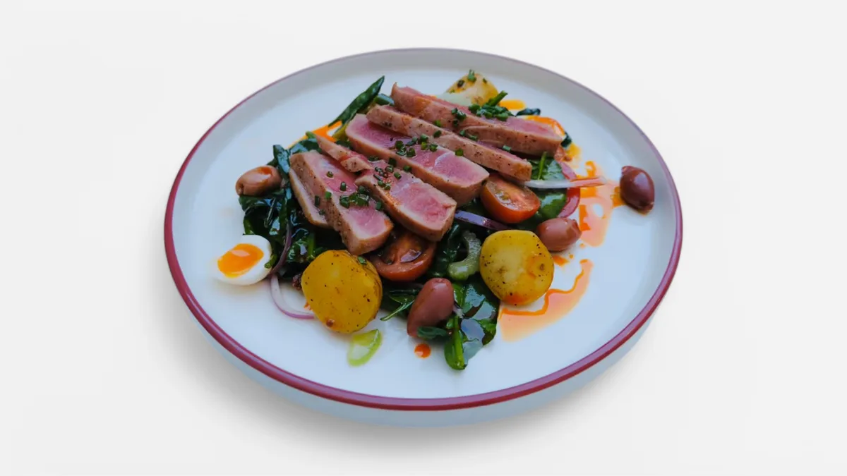 Nicoise sa pečenom tunjevinom i mladim krompirom