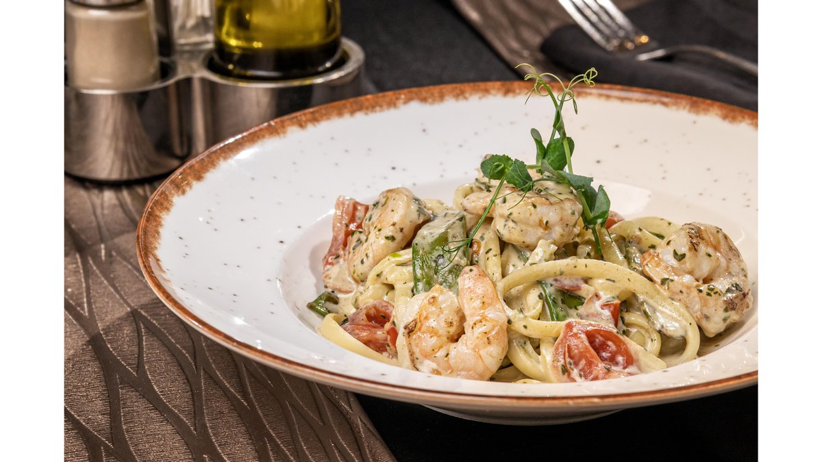 Paste cu creveţi şi pesto alla genovese