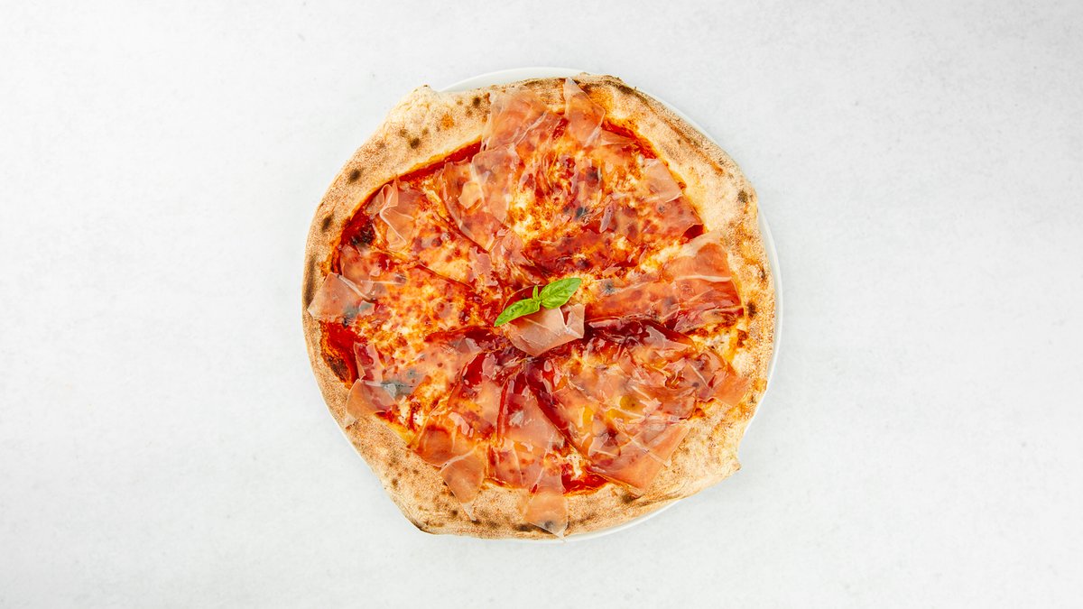 Prosciutto pizza
