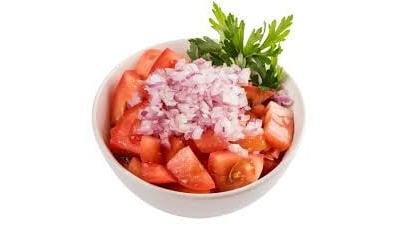 Salată de roșii și ceapă