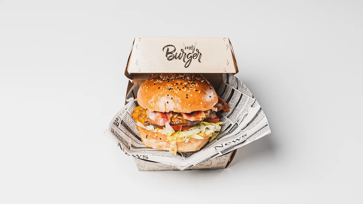 Big tejsty bacon burger