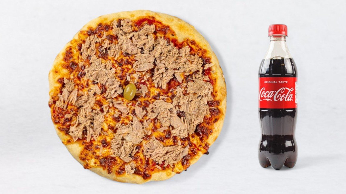 Pizza with tuna and Coca-Cola 0.5 l