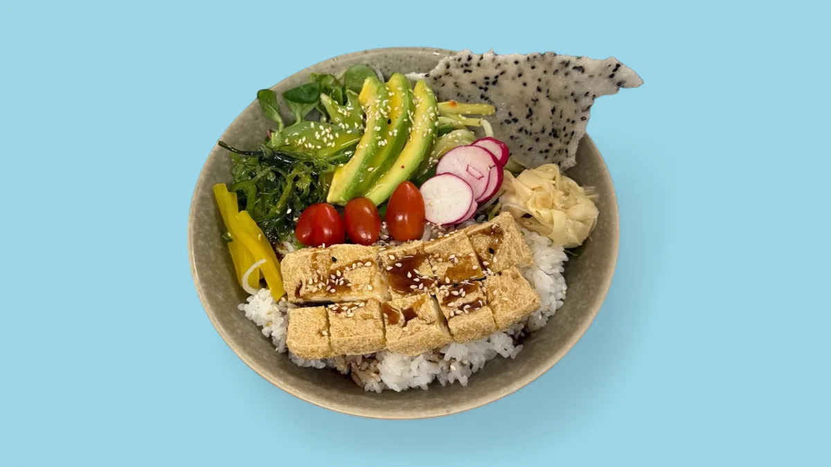 26 . Poke Bowl