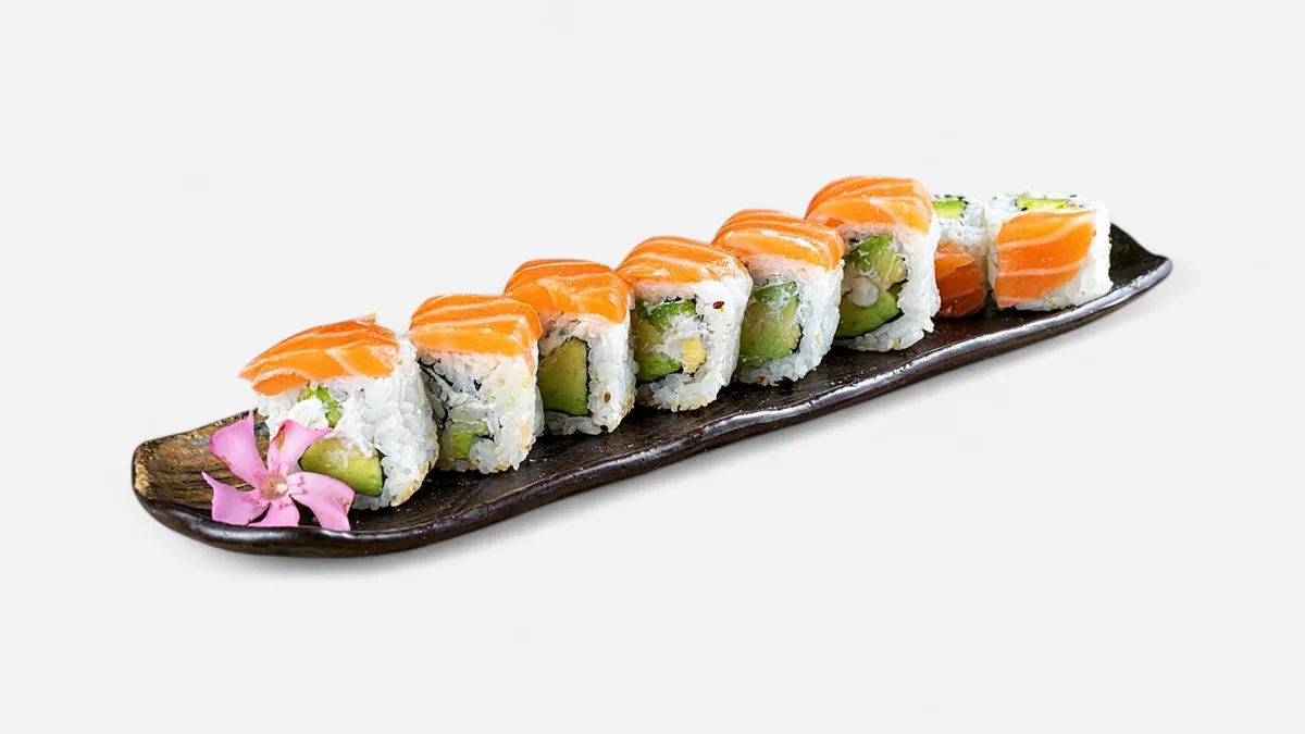 Cream Cheese Salmon Avo Roll (8 pcs.)