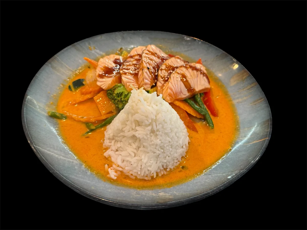 Red curry with salmon