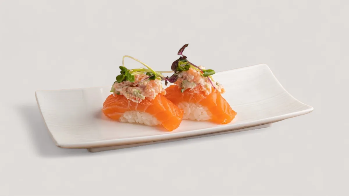 S28. Sake Tatare 2pcs.