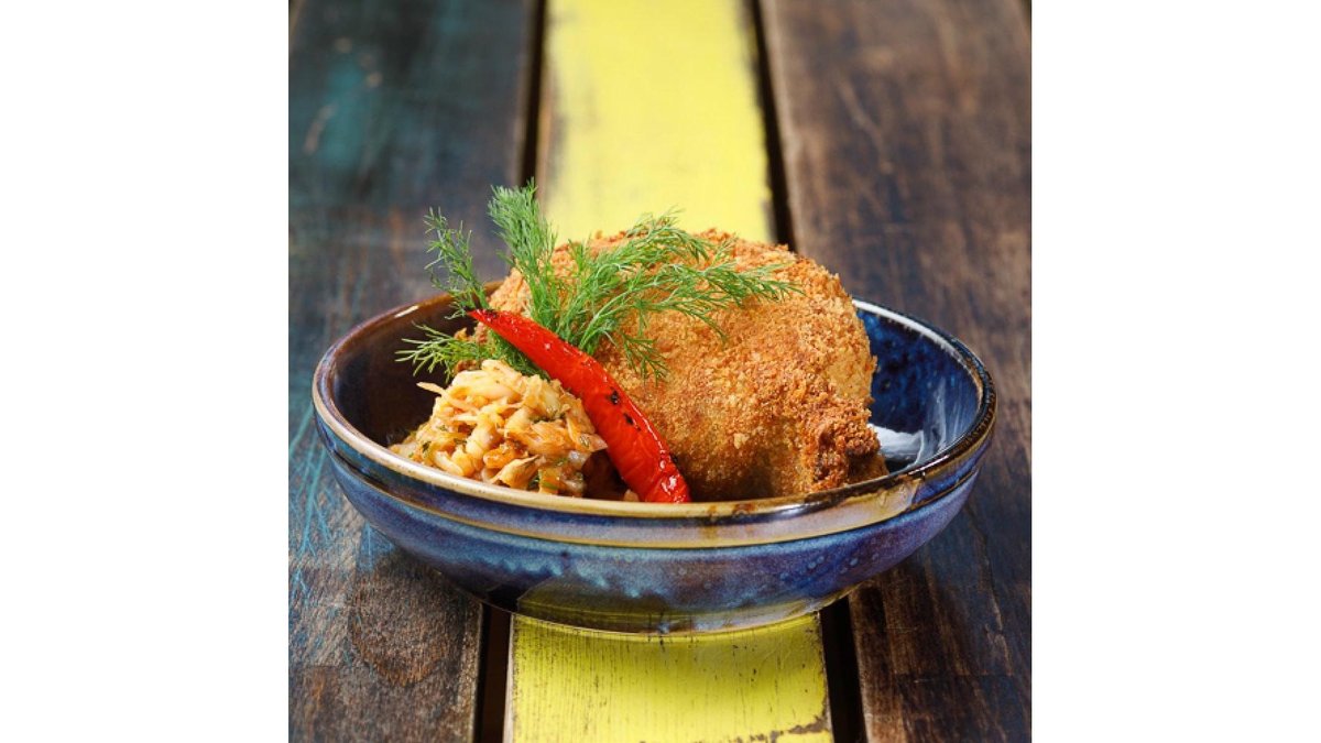 Deep fried pork knuckle with kimchi cabbage