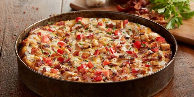 Chicken, Bacon, Ranch Pizza