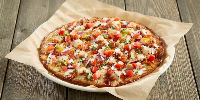 Individually Packaged Gluten-Free Chicken, Bacon and Ranch Pizza