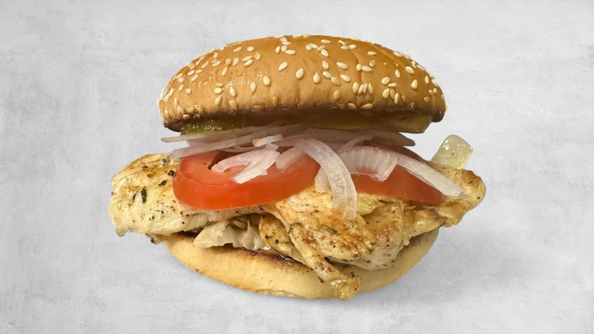 ZÖLDFŰSZERES CSIRKE BURGER