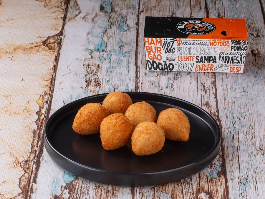 6 Mini Coxinhas de Frango Desfiado