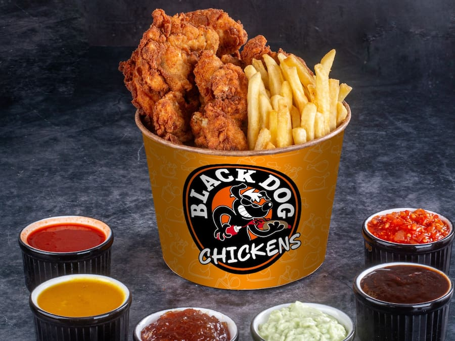 Balde Chickens 8 Tiras de Frango Fritas 1 Molho