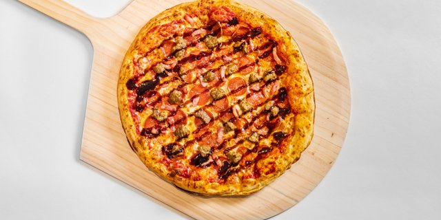 Carnivore Pizza