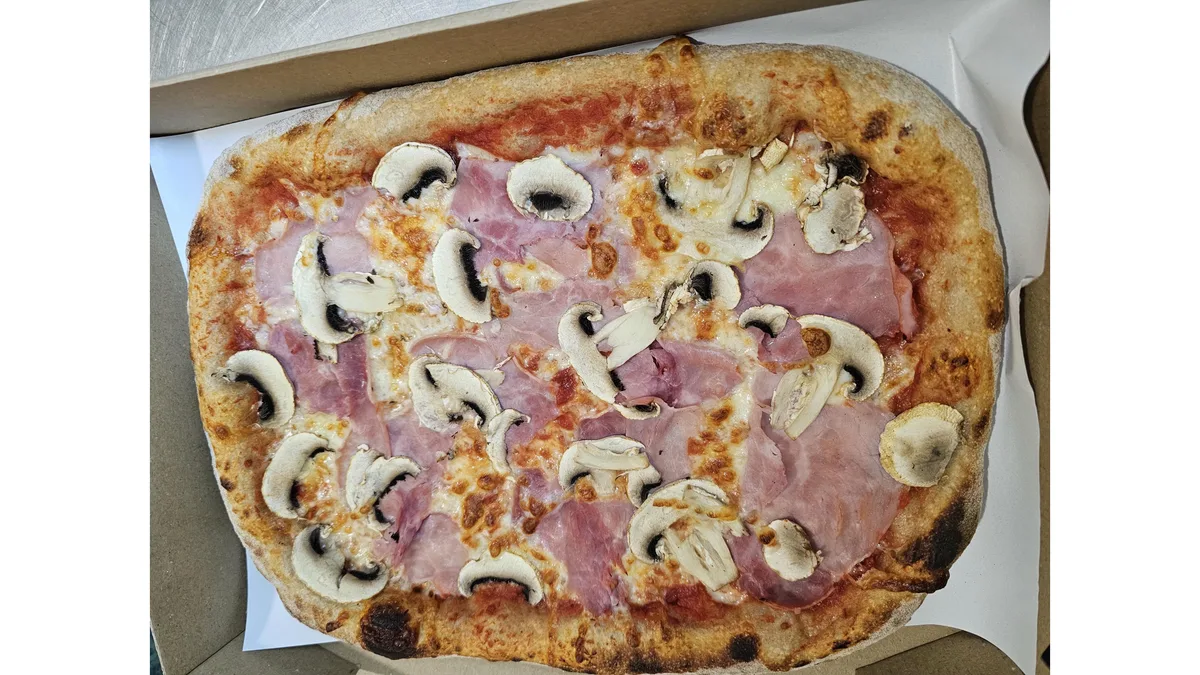 Prosciutto e funghi