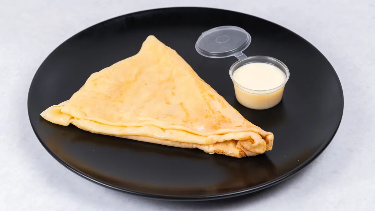 Slatka palačinka zaslađeno mleko / Pancake Condensed Milk