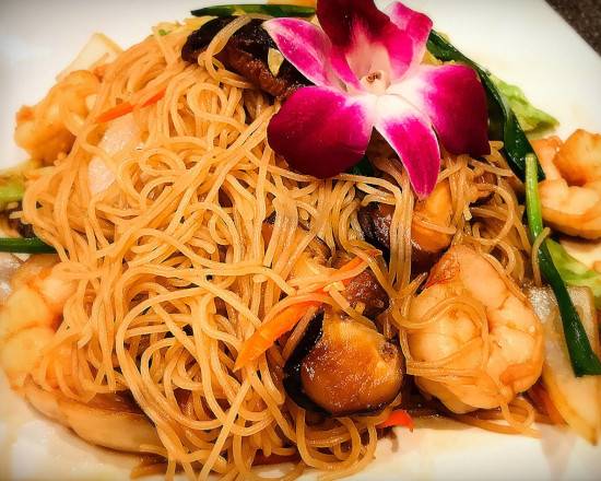Taiwanese Stir-fried Rice Noodles