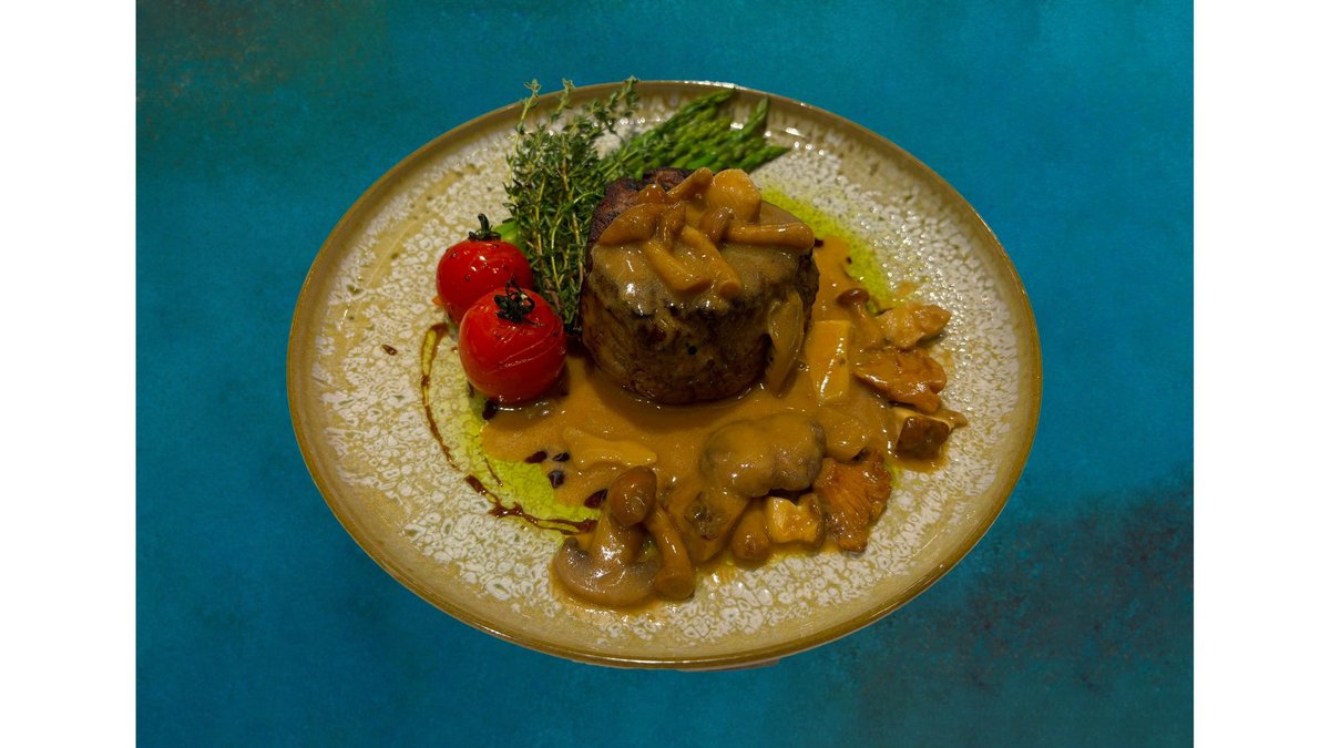 Mușchi de Vită cu Sos Funghi Porcini