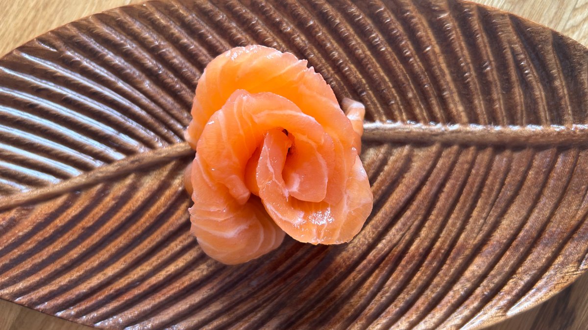 210. Sashimi laks
