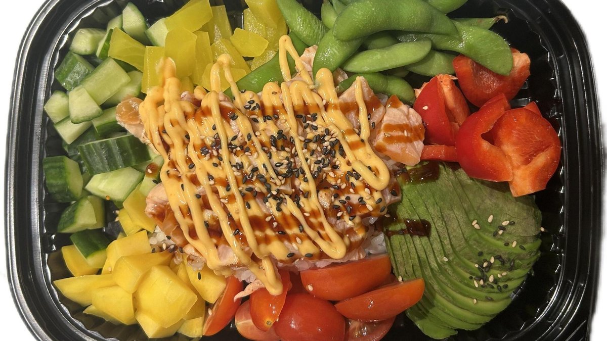 222. Poke Bowl grillet laks