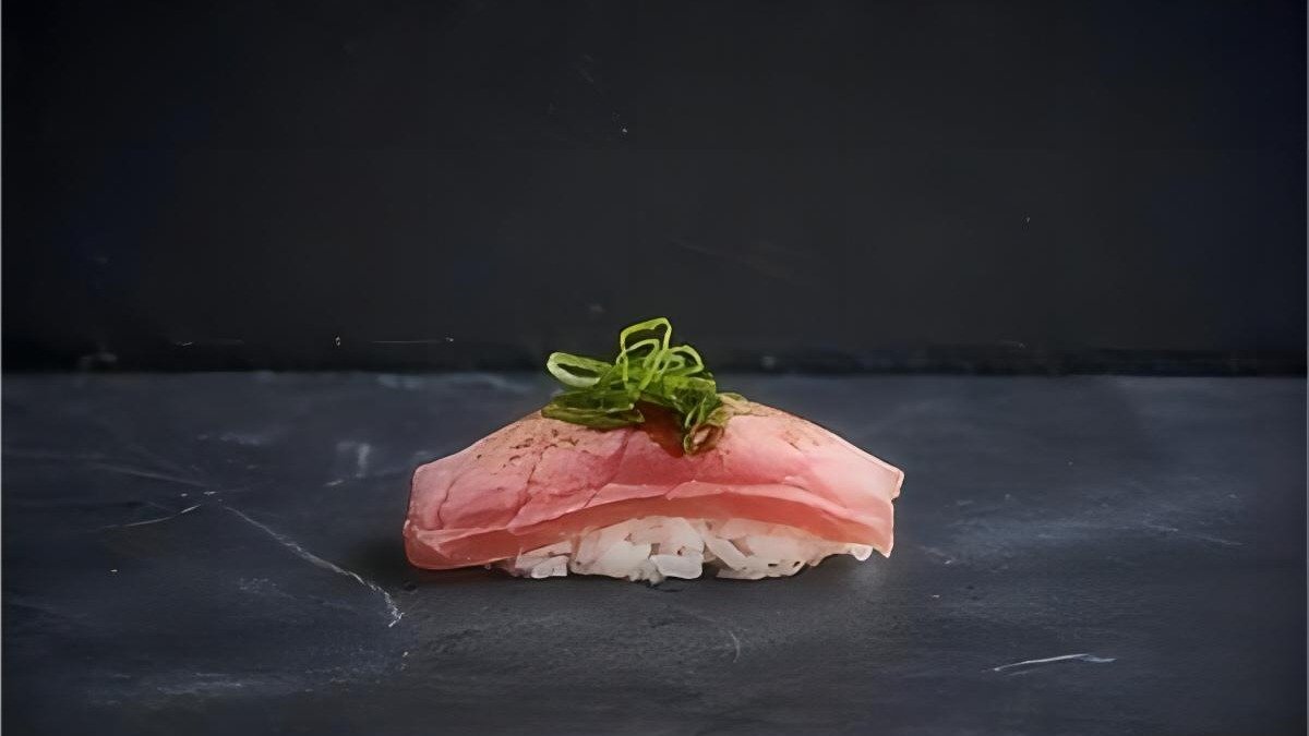 46. Nigiri flammegrillet tun (2 stk.)