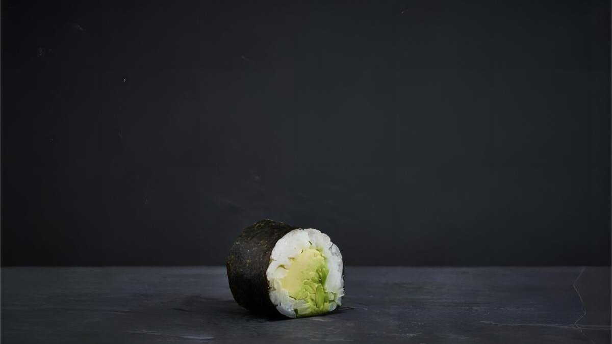 69. Hosomaki avocado