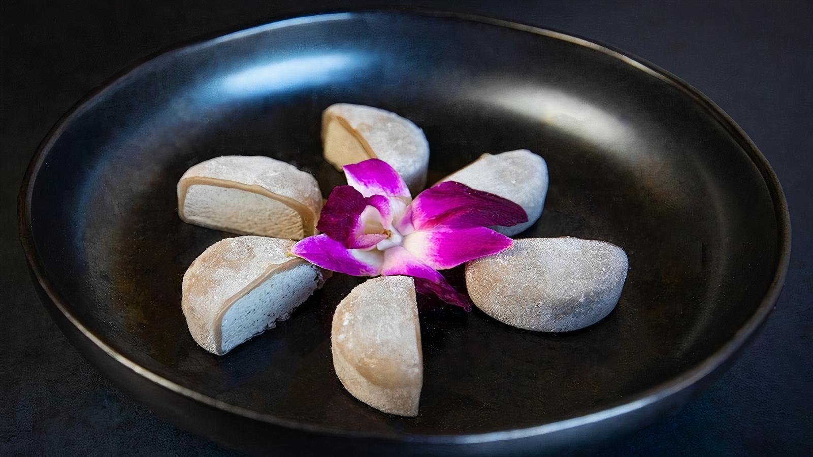 MOCHI ICE CREAM - BLACK SESAME (GF)