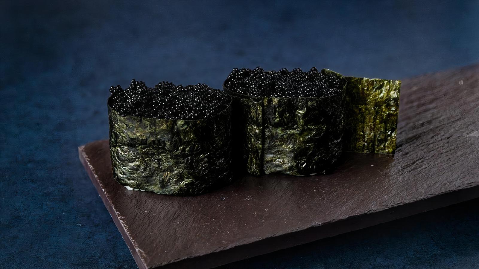 *TOBIKO NIGIRI