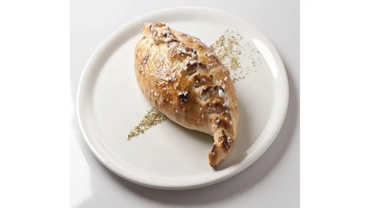 Pizza Calzone rulat