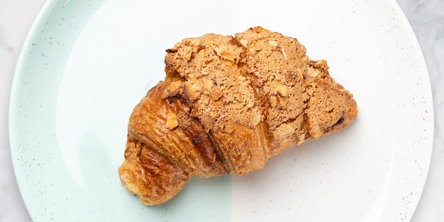 Almond Croissant Tray