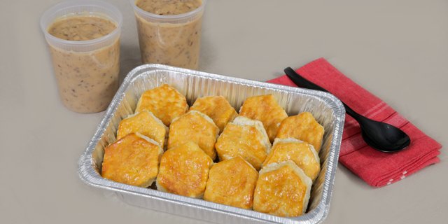 Bob Evans Biscuits and Sausage Gravy