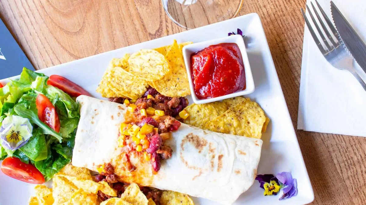 Burito con carne sa pilećim mesom