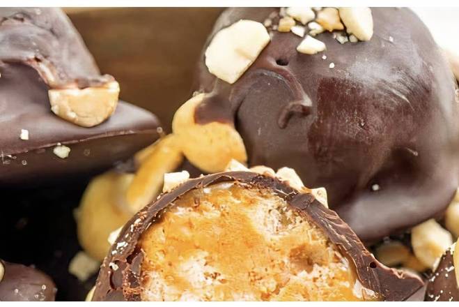 Crunchy Peanut Caramel Delight Bocce Balls (4 piece) - Vegan Madness