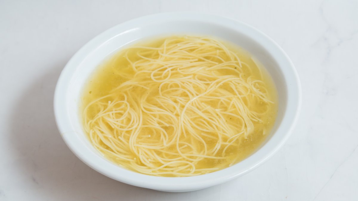 Domaća pileća bistra supa sa rezancima 500ml