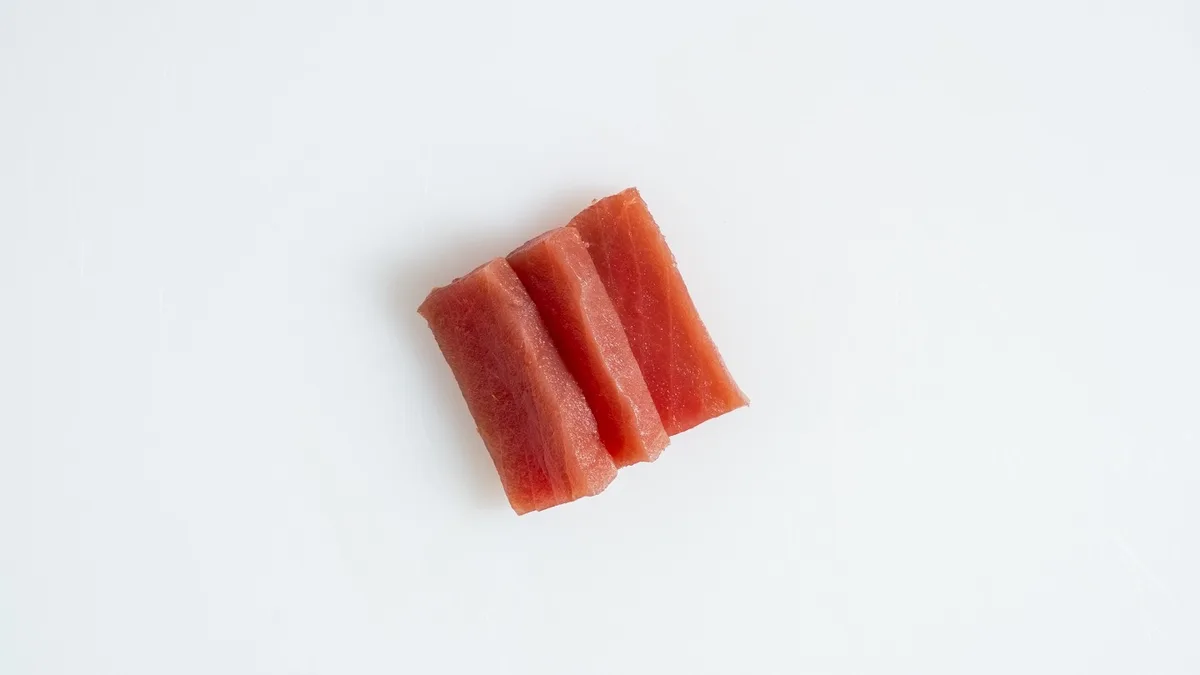 S4 Tuňák sashimi