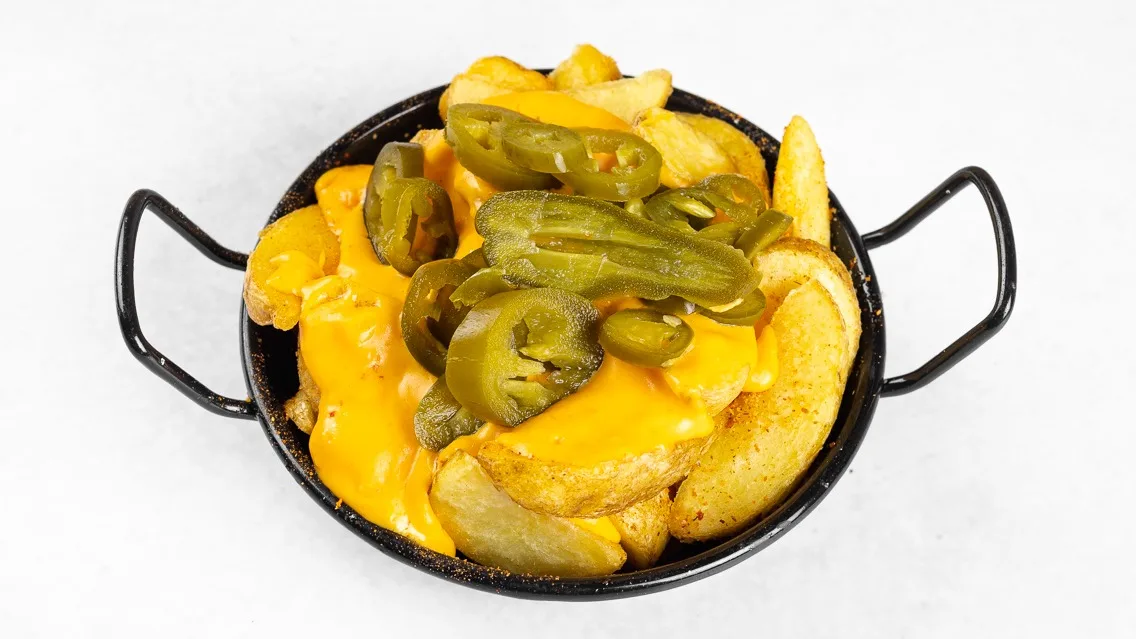 Krompirjevi krhlji s cheddarjem in jalapeno