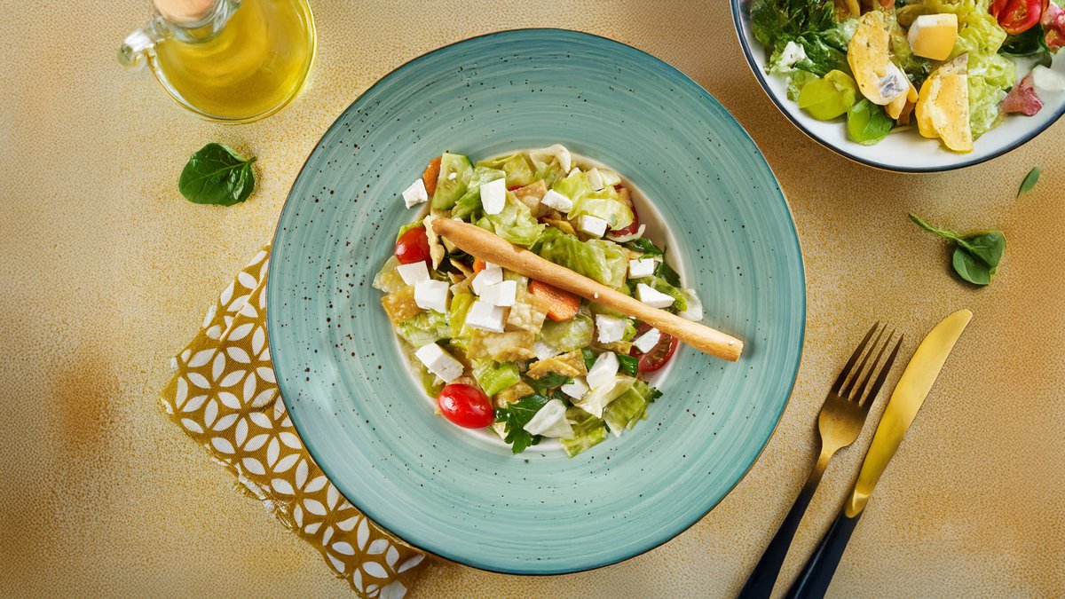 Fettuş Salatı