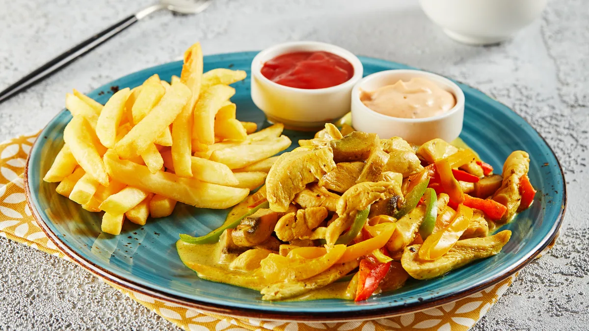 Köri Souslu Toyuq