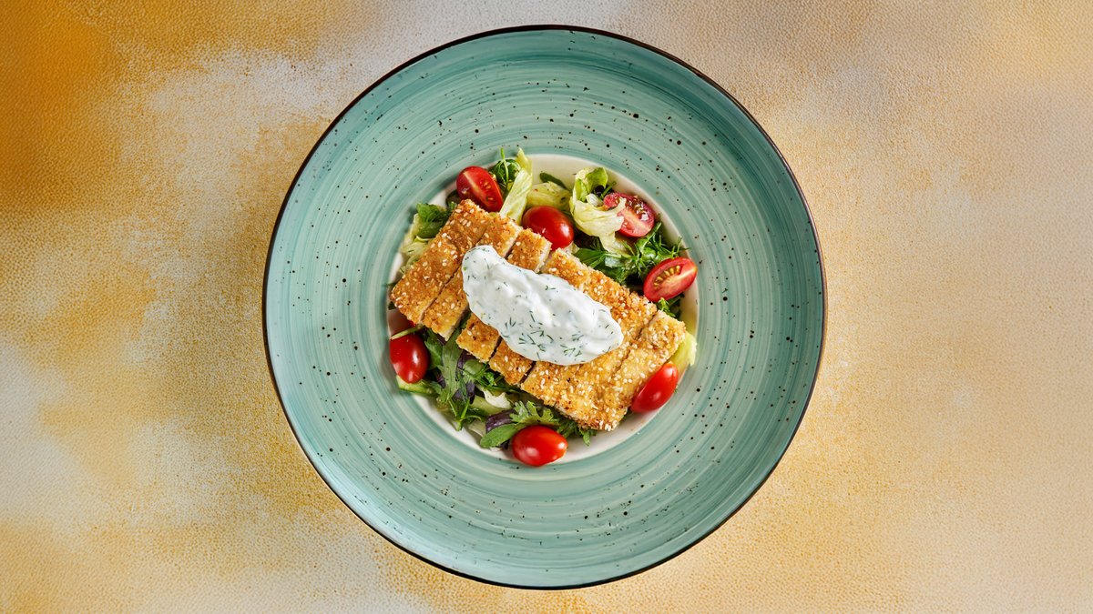 Küncütlü şnitsel Salatı