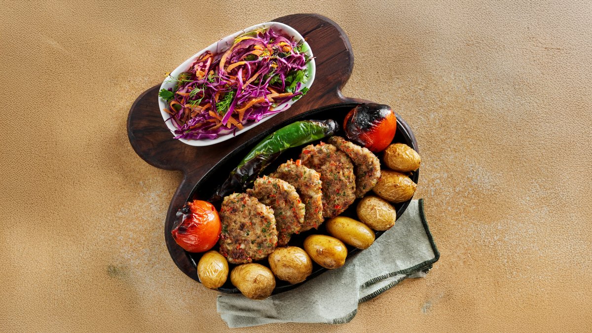 Tərəvəzli pendirli köftə