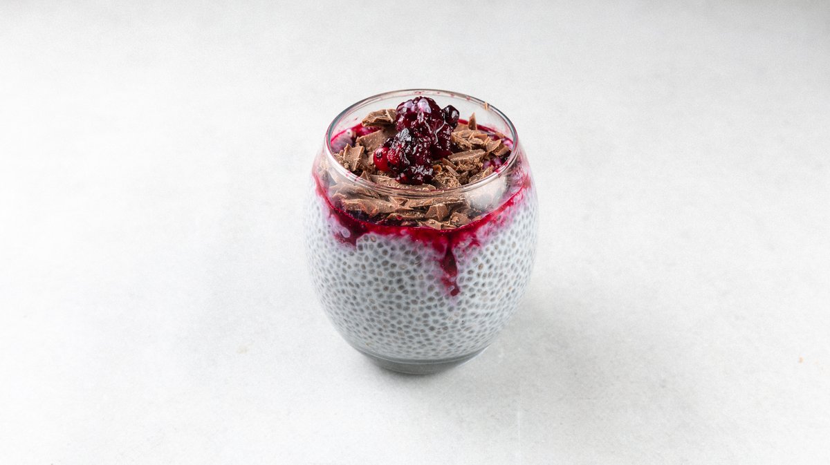 Matcha chia puding s jagodama
