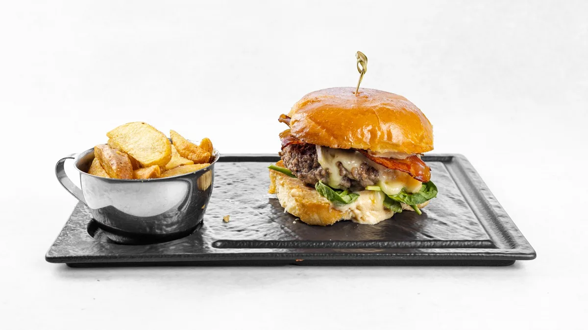 Chessburger Borsalino s prilogom
