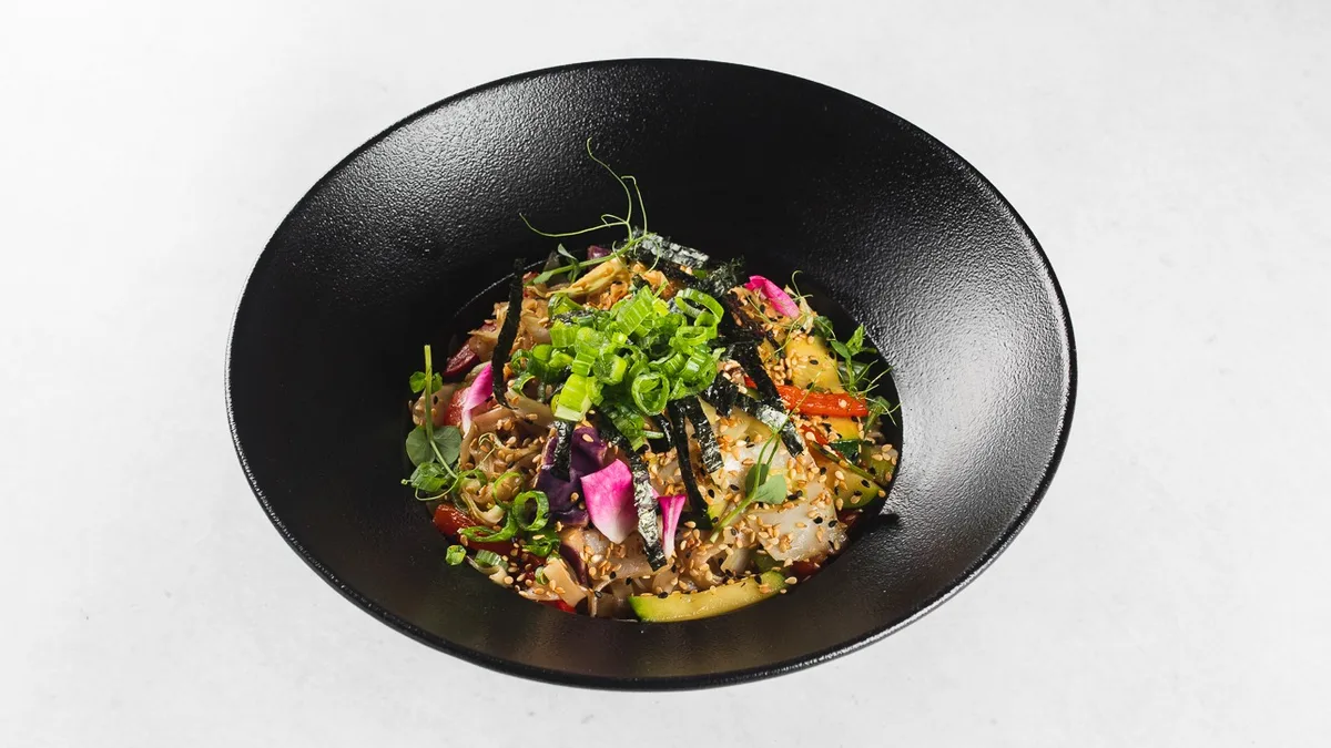 Japonski riževi rezanci z zelenjavno - vegansko