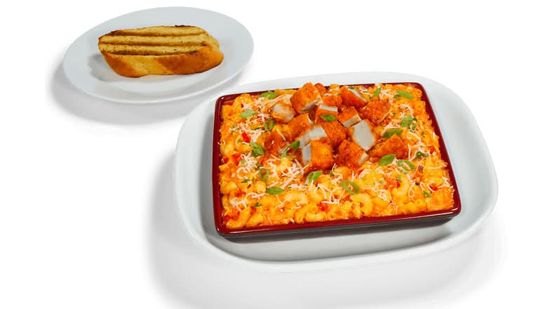 Spicy Buffalo Chicken Mac and Cheese