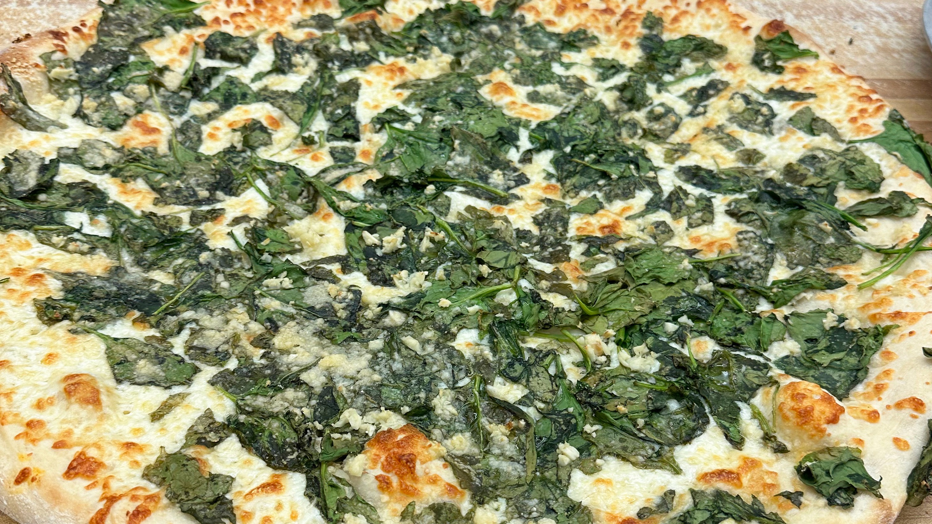Spinach and Garlic Pizza
