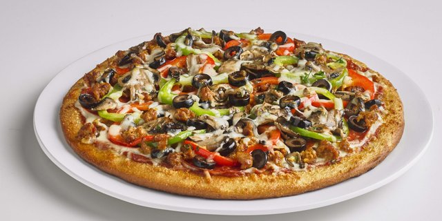Deluxe Gluten-Free Pizza