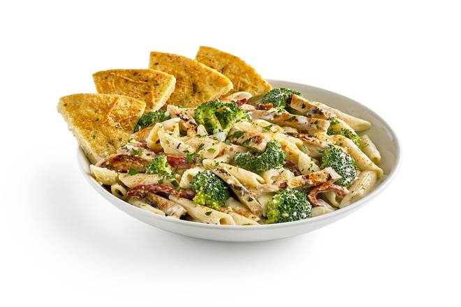 Spicy Chicken and Broccoli Alfredo