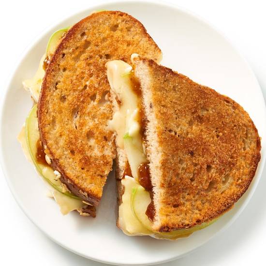 Grilled Brie with Apples and Fig Jam